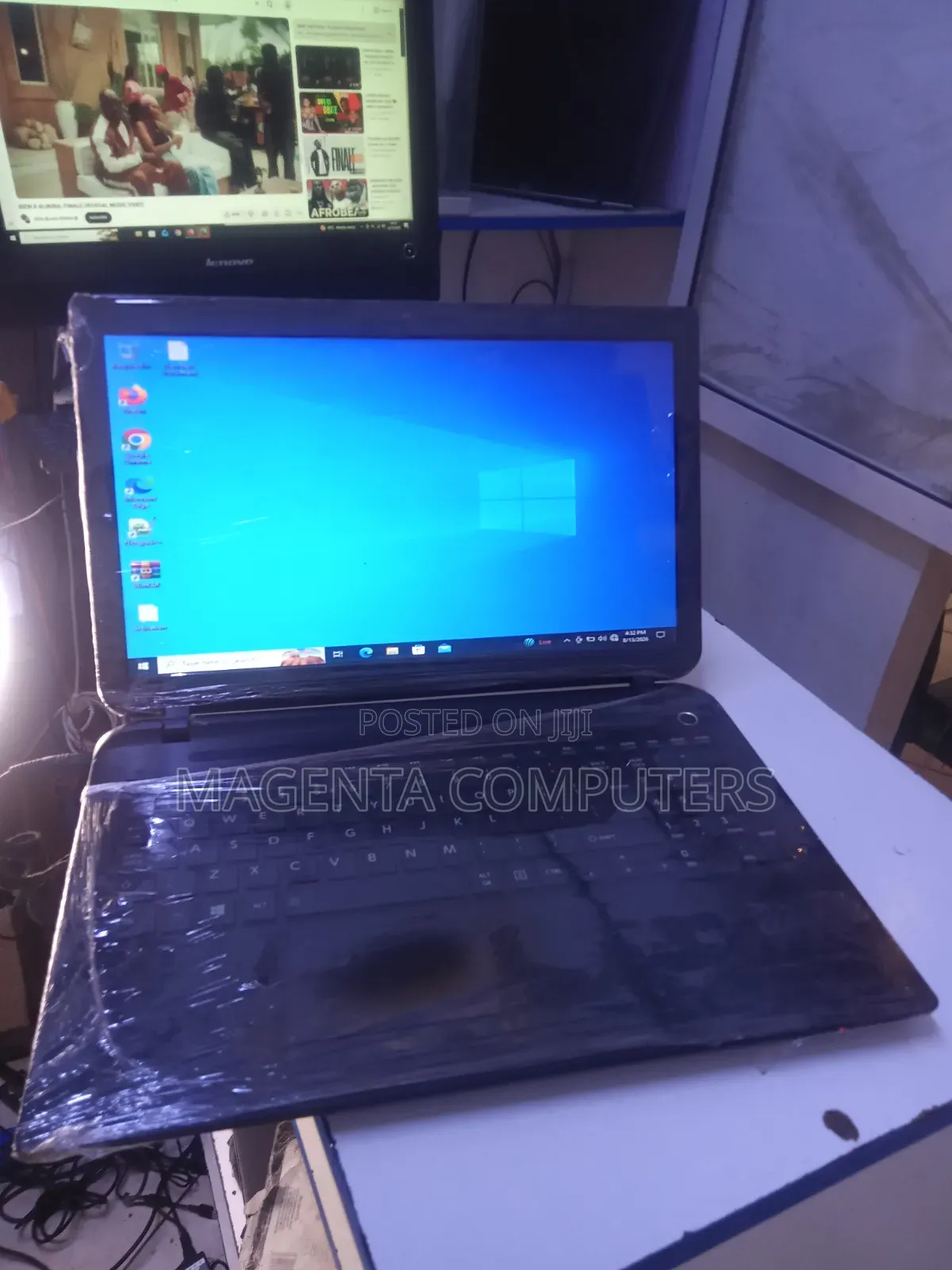 Laptop Toshiba Satellite C50 2GB Intel Celeron HDD+SSD 160GB