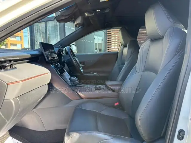 Toyota Harrier 2.0 2020 Pearl