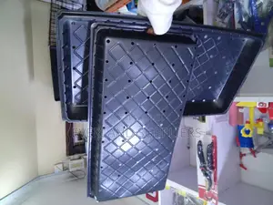 Hydroponic Trays With Large Round Holes