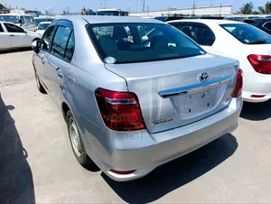 Toyota Axio 1.5 Hybrid 2WD 2019 Silver
