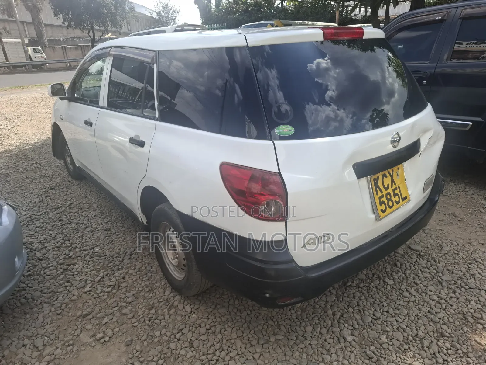 Nissan Advan 2012 White