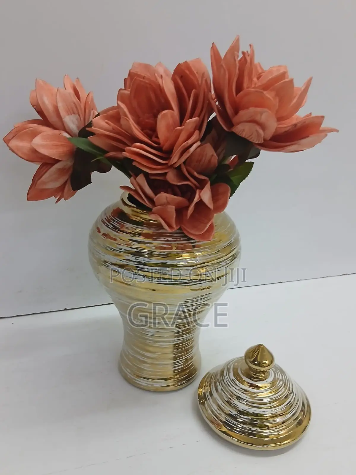 Ceremic GOLD-PLATED White VASE-GINGER