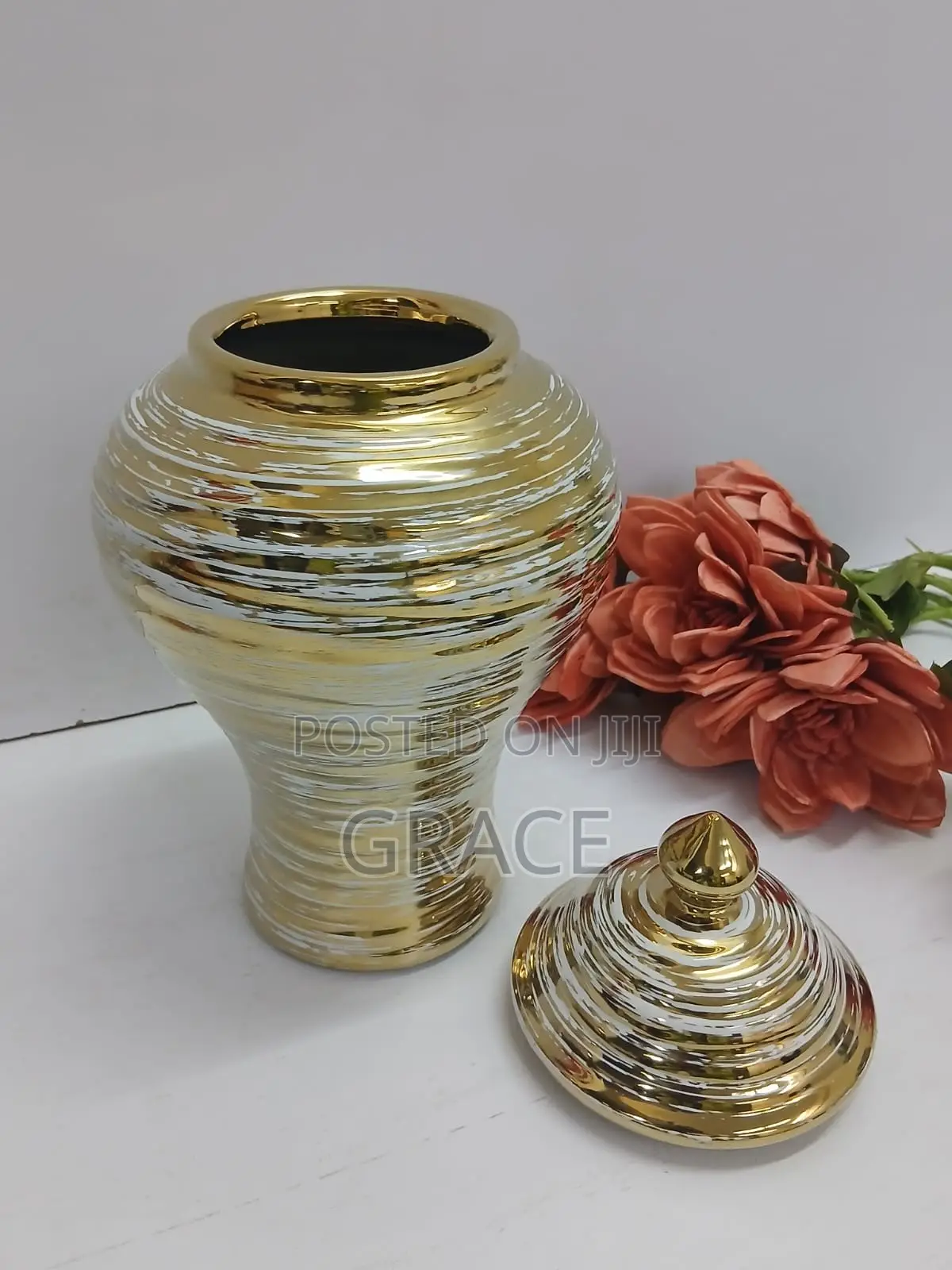 Ceremic GOLD-PLATED White VASE-GINGER
