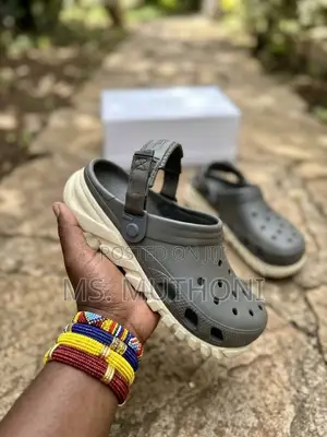 Crocs Duet Max II Clogs in a Grey Size