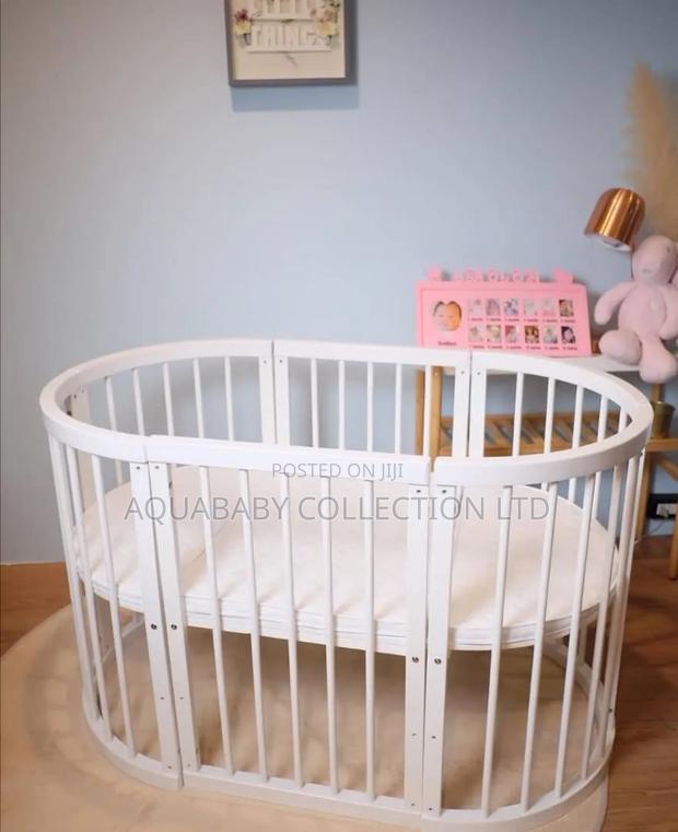 Convertible Oval Bed - thumbnail 2