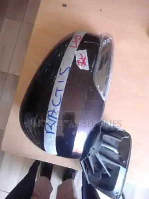 Left Hand Side Toyota Ractis Side Mirror