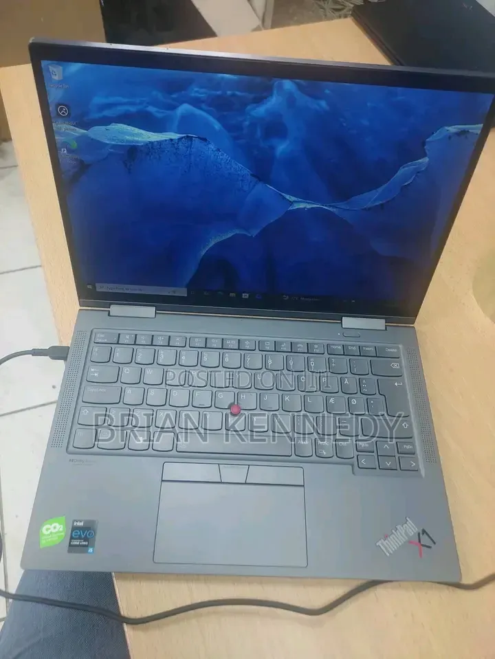 Laptop Lenovo ThinkPad X1 Yoga 256GB Intel Core i5 SSHD+SSD 256GB