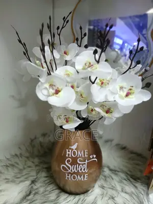 Home Sweet Glass Vase With Flowers