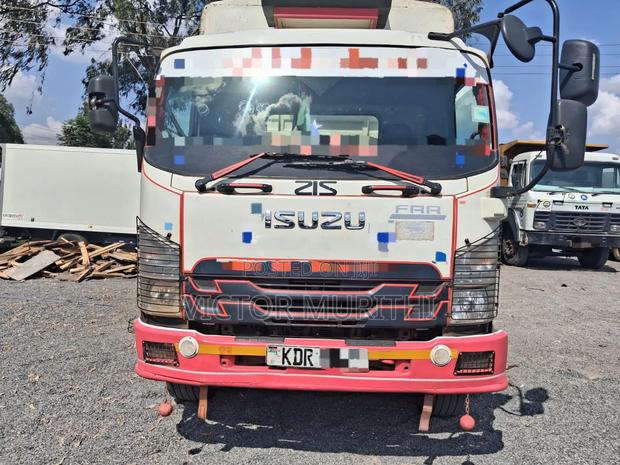 Isuzu FRR 90 Slay Queen