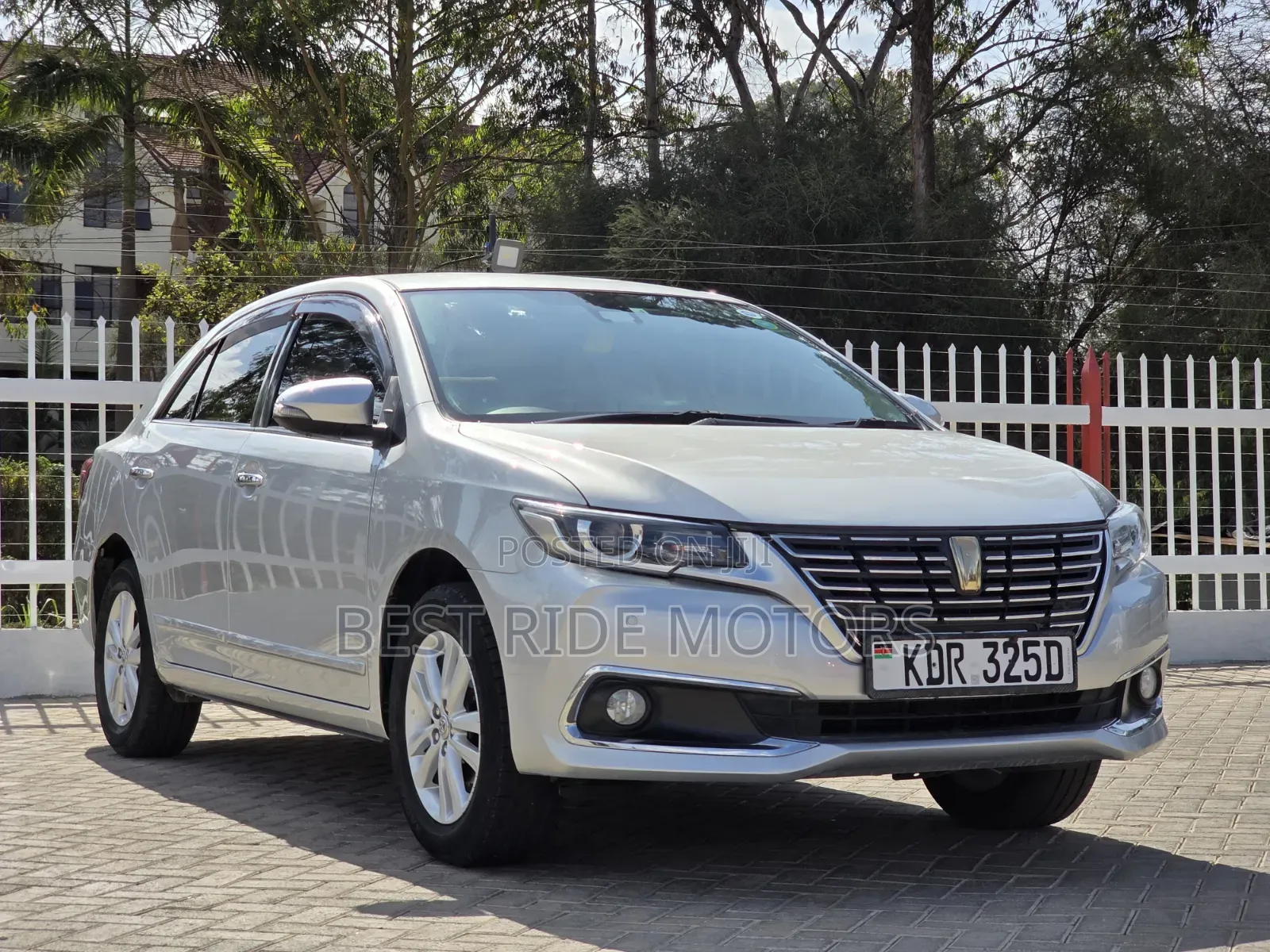 Toyota Premio 2018 Silver