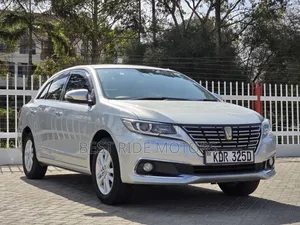 Toyota Premio 2018 Silver