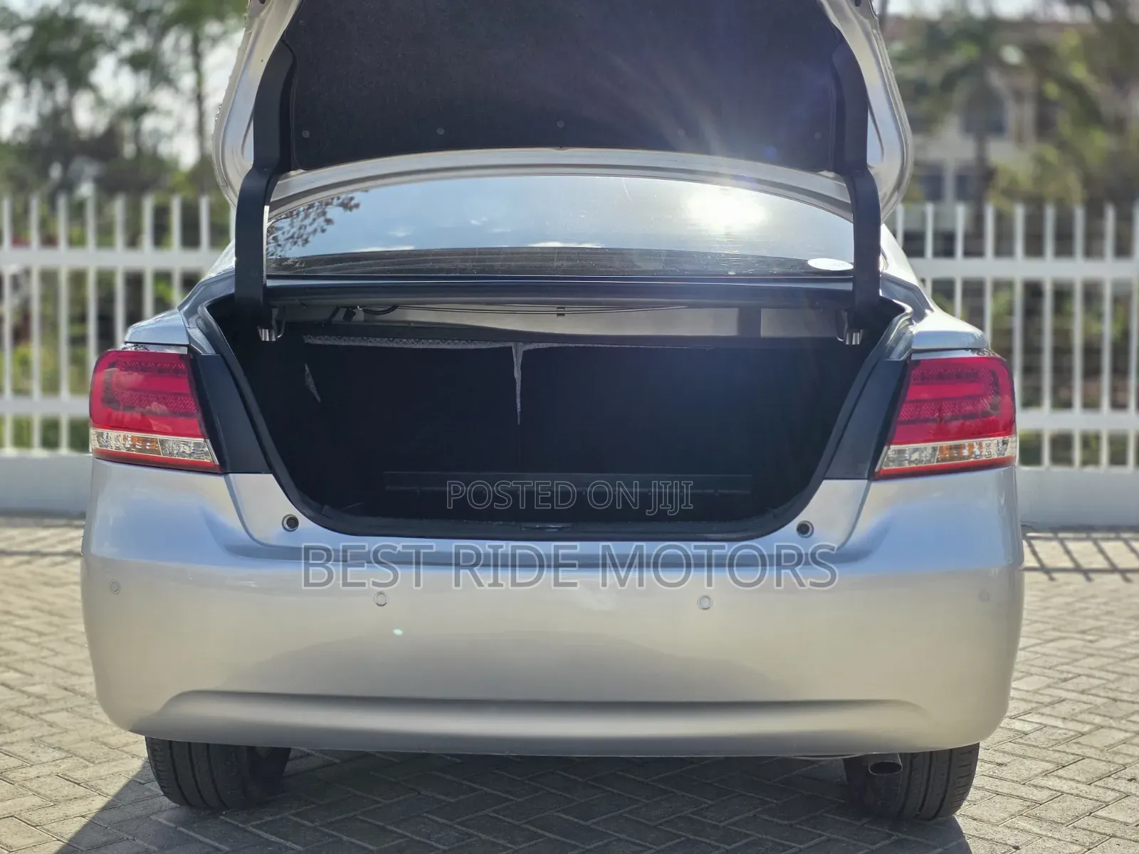 Toyota Premio 2018 Silver