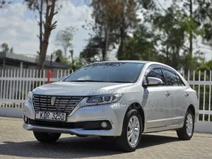 Toyota Premio 2018 Silver