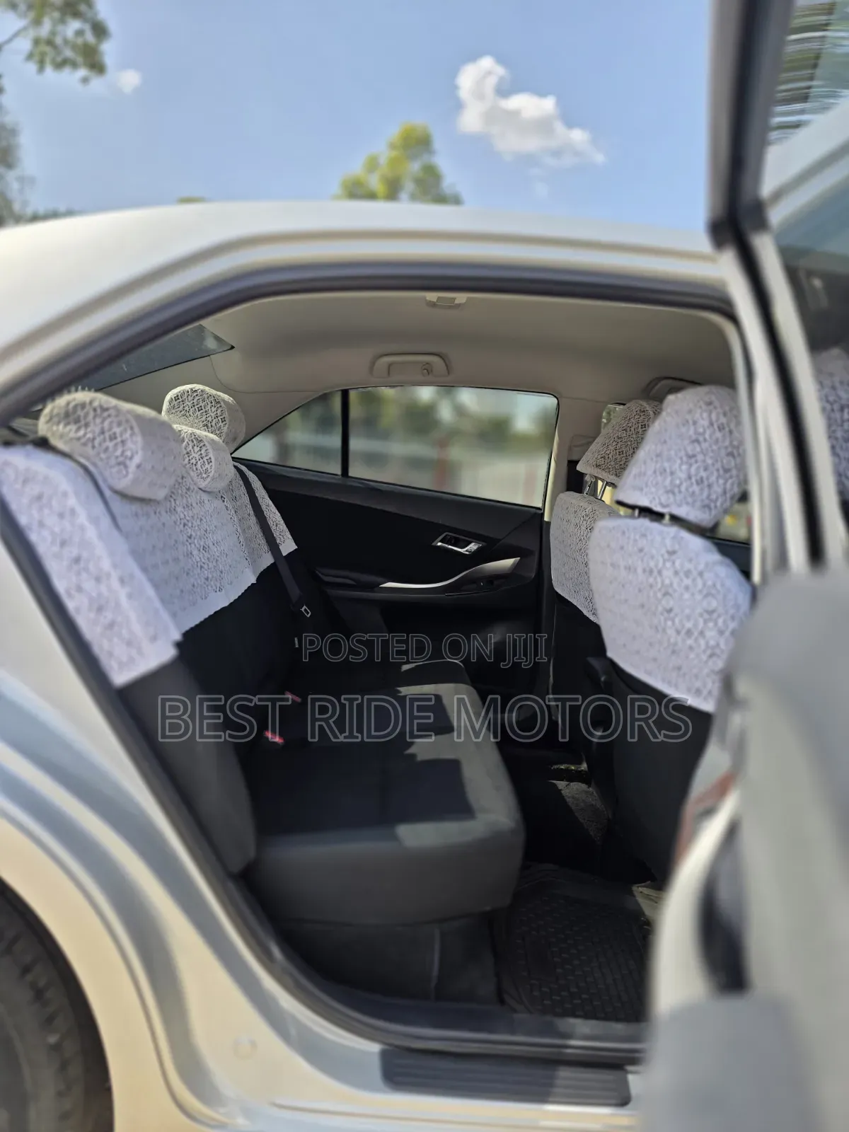 Toyota Premio 2018 Silver