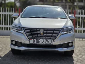 Toyota Premio 2018 Silver