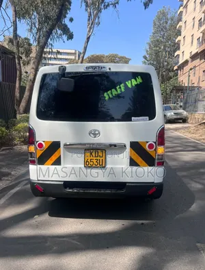 Toyota HiAce 2016 White