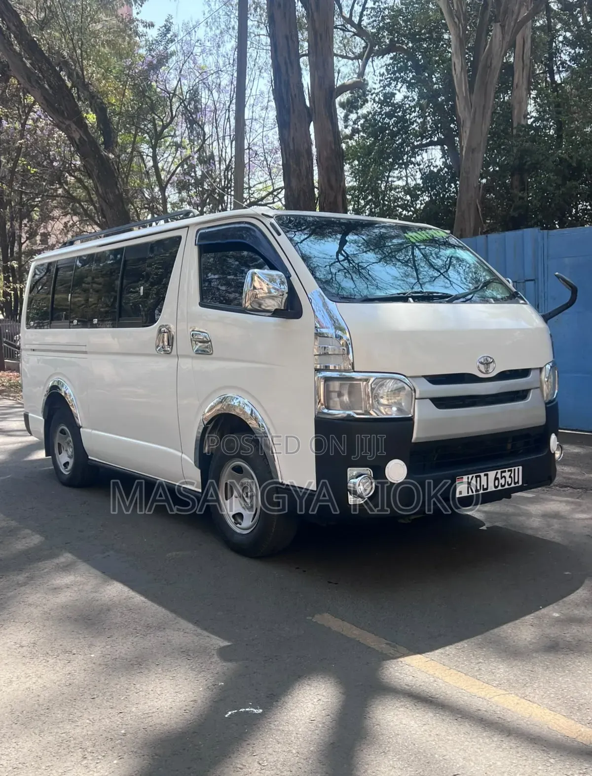 Toyota HiAce 2016 White