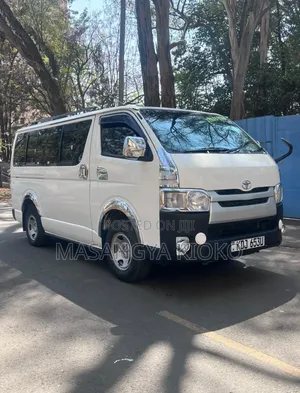 Toyota HiAce 2016 White