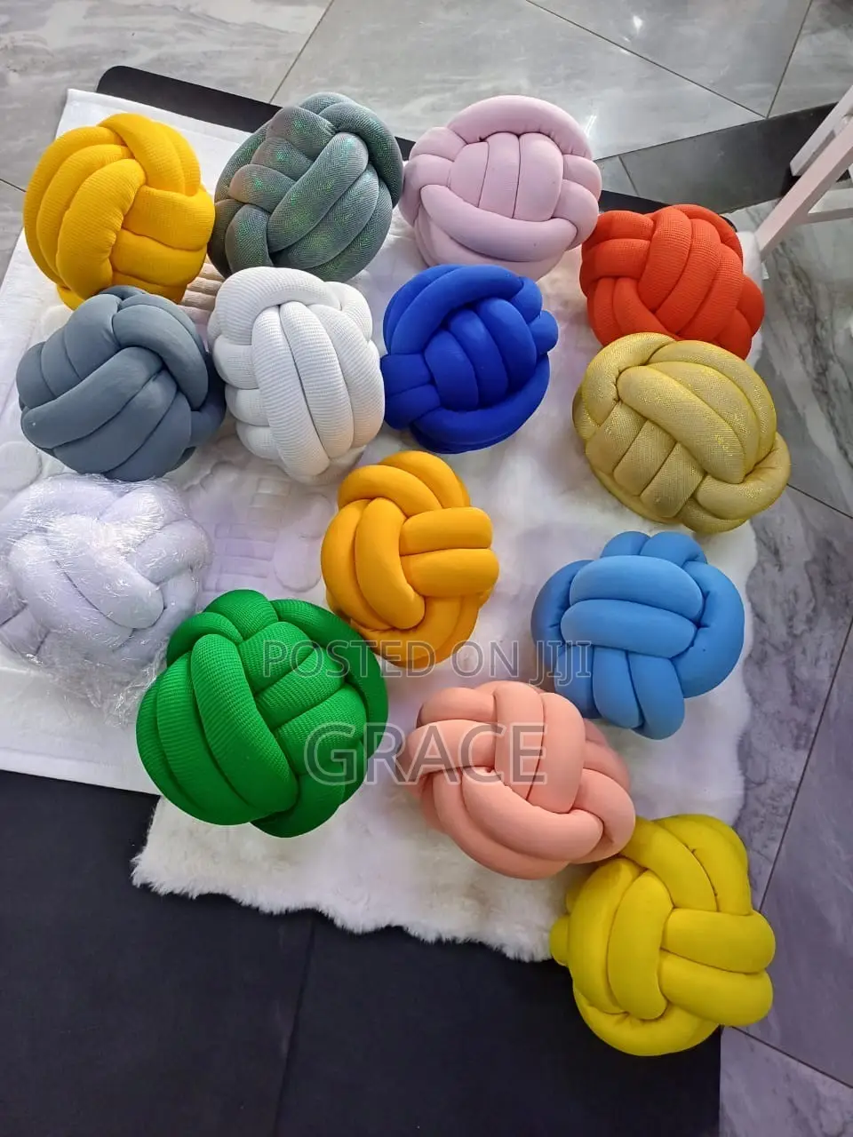 Larger Knot Pillow