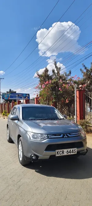 Mitsubishi Outlander 2012 Silver