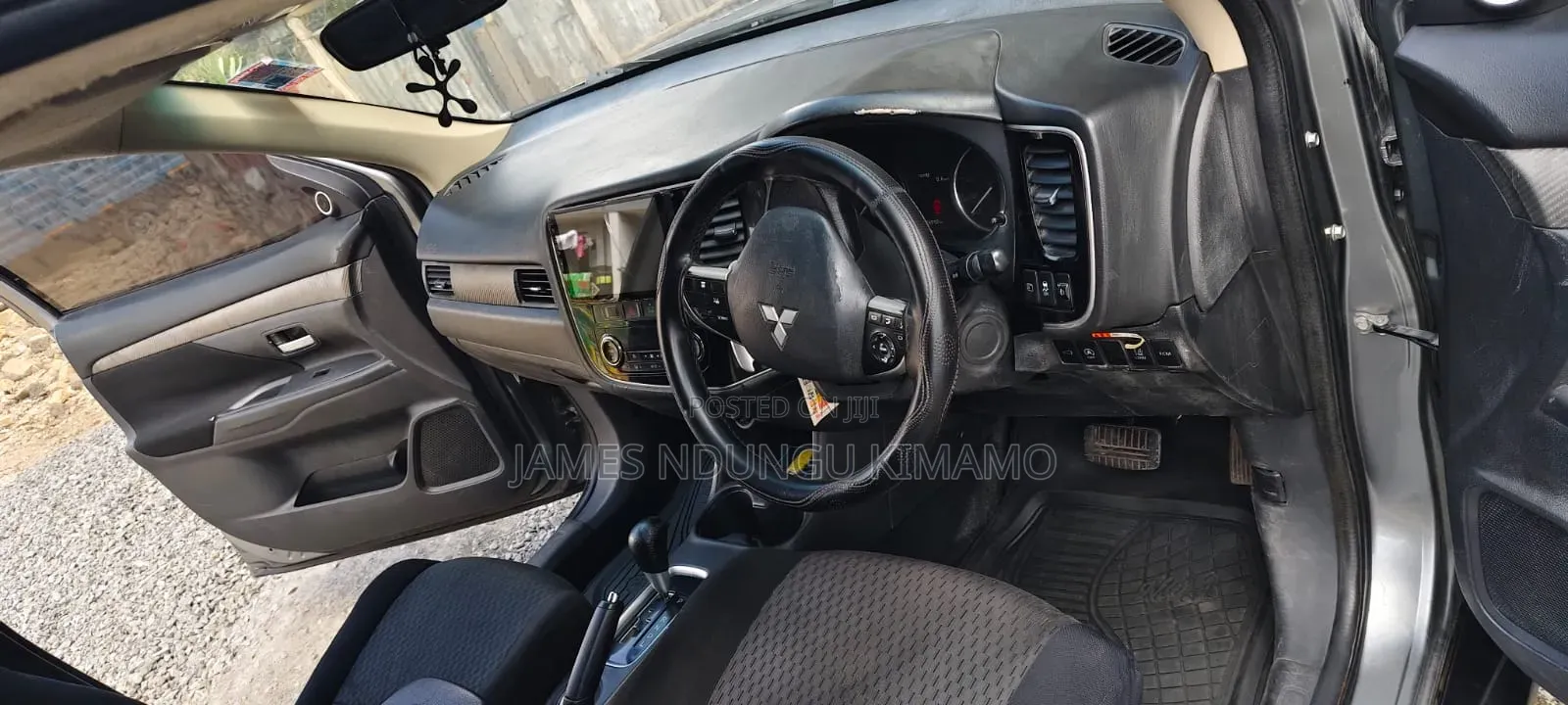Mitsubishi Outlander 2012 Silver