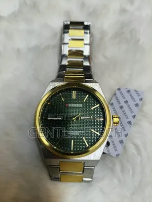 Curren 8439 Silver and Gold Wristwatch – KSh 3,000