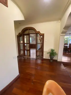 5 Bedroom Holiday Villa