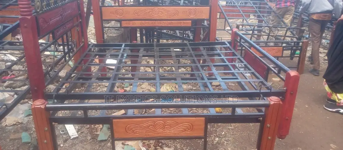 Wooden Metallic Bed 5*6