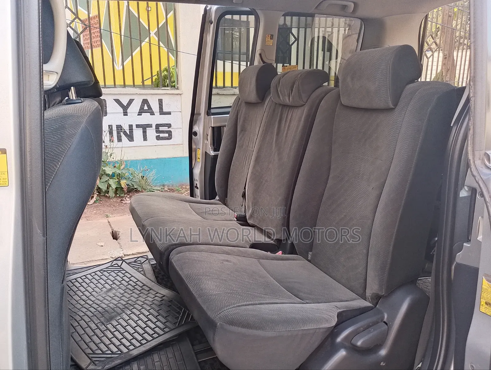 Toyota Noah 2012 Silver
