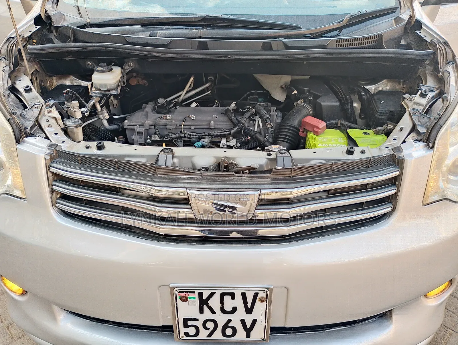 Toyota Noah 2012 Silver