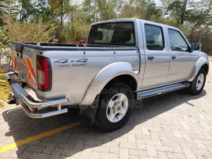 Nissan Navara 2005 Silver