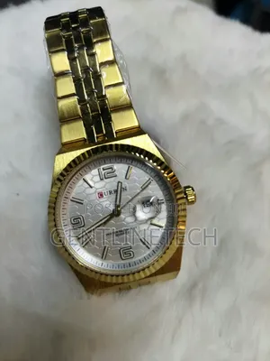 Curren 8498 White Face Gold Watch – KSh 3,000