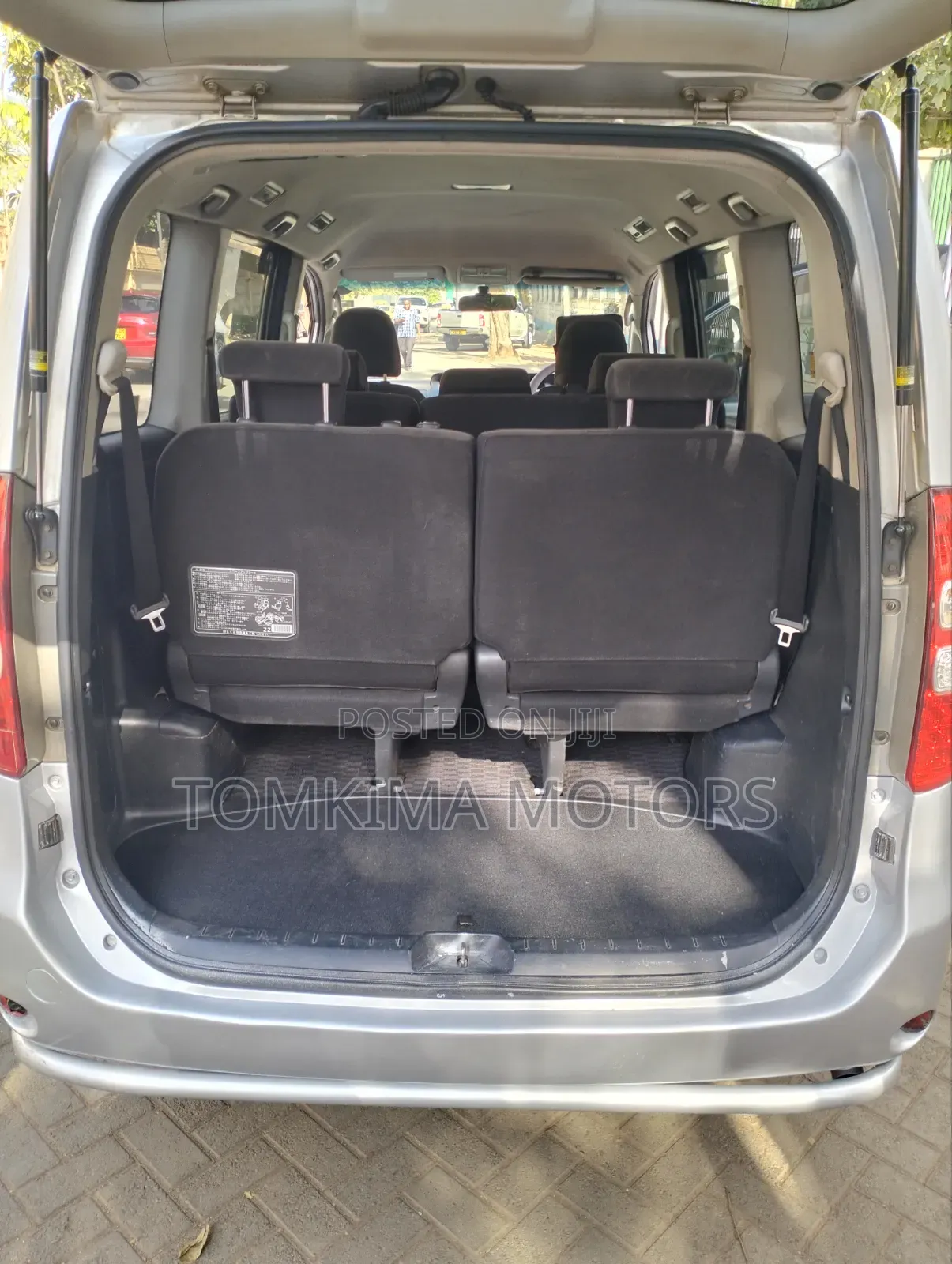 Toyota Noah 2012 Silver