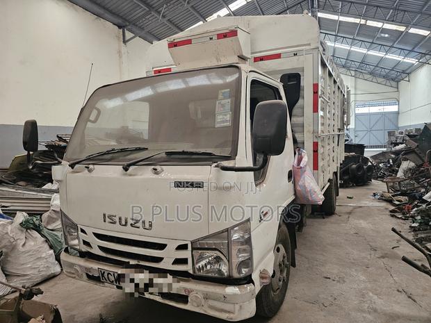 Isuzu NKR Model 2011 for Sale