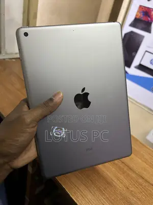 Apple iPad 9.7 128 GB Gray