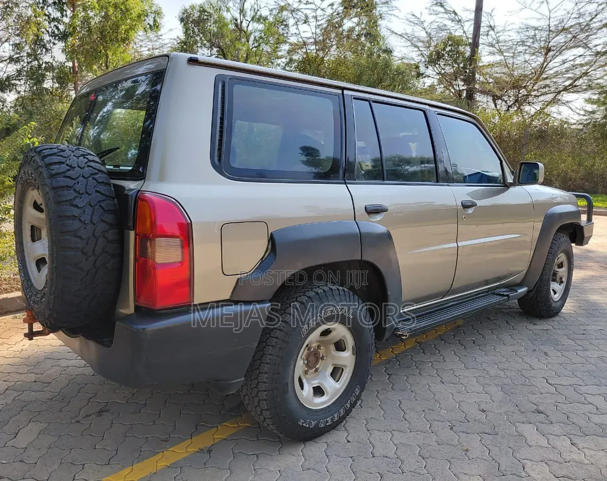 Nissan Patrol 2009 Silver