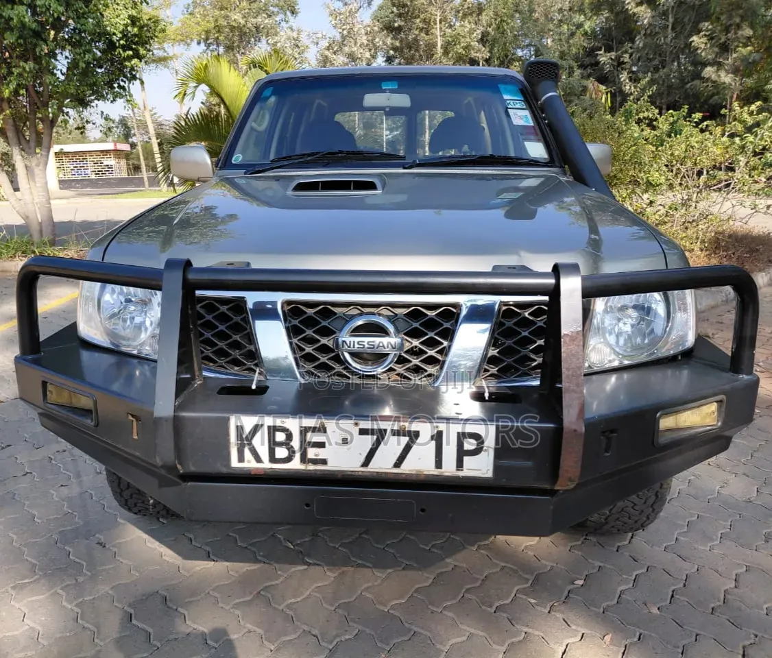 Nissan Patrol 2009 Silver