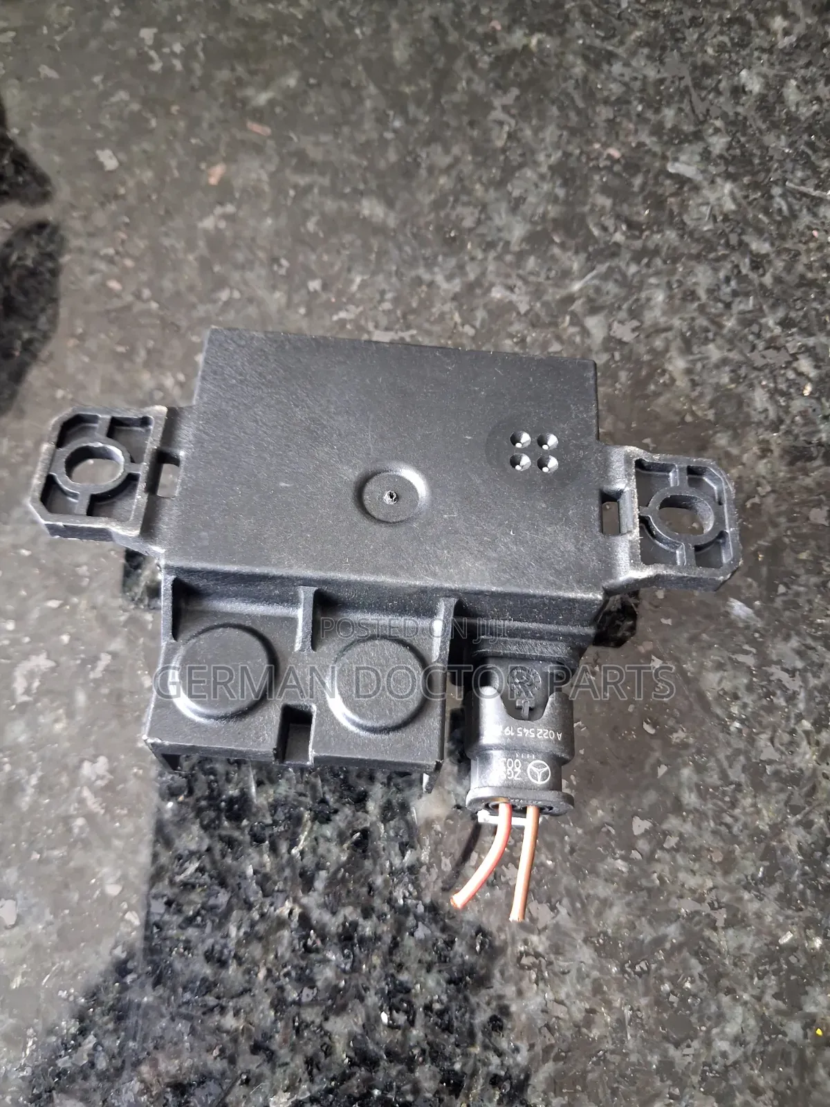 Auxiliary Battery Relay Control Module