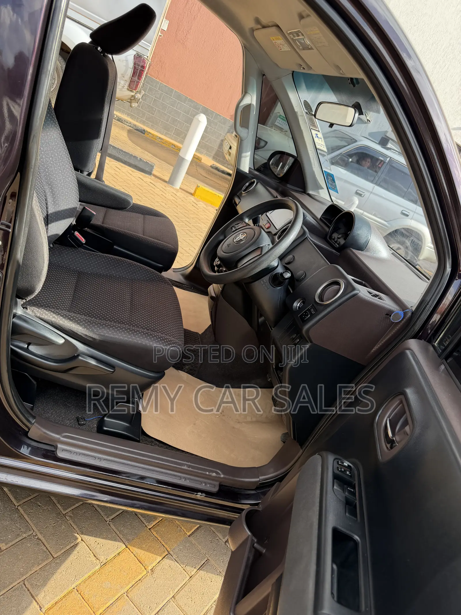Toyota Spade 2014 Black