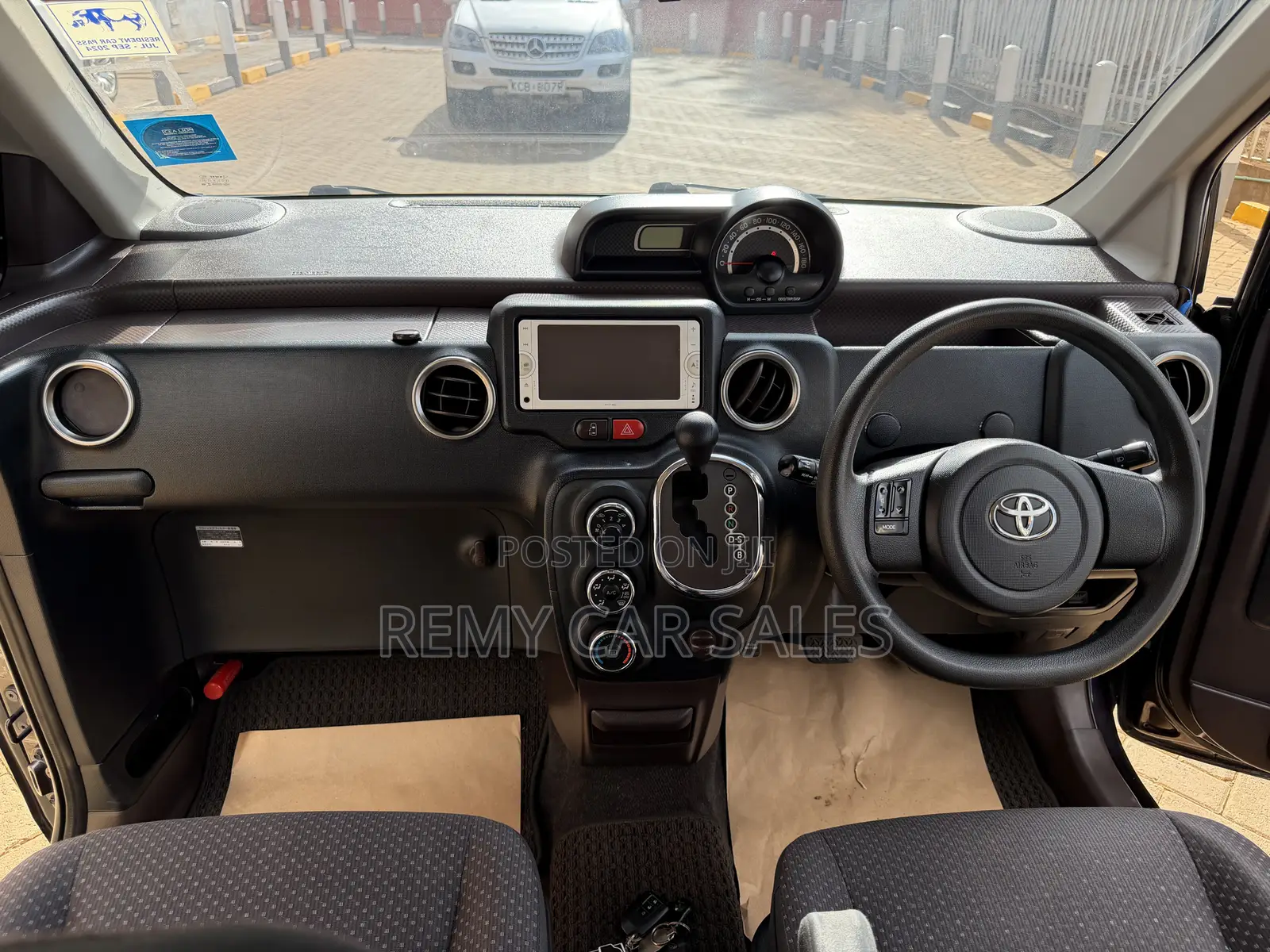 Toyota Spade 2014 Black