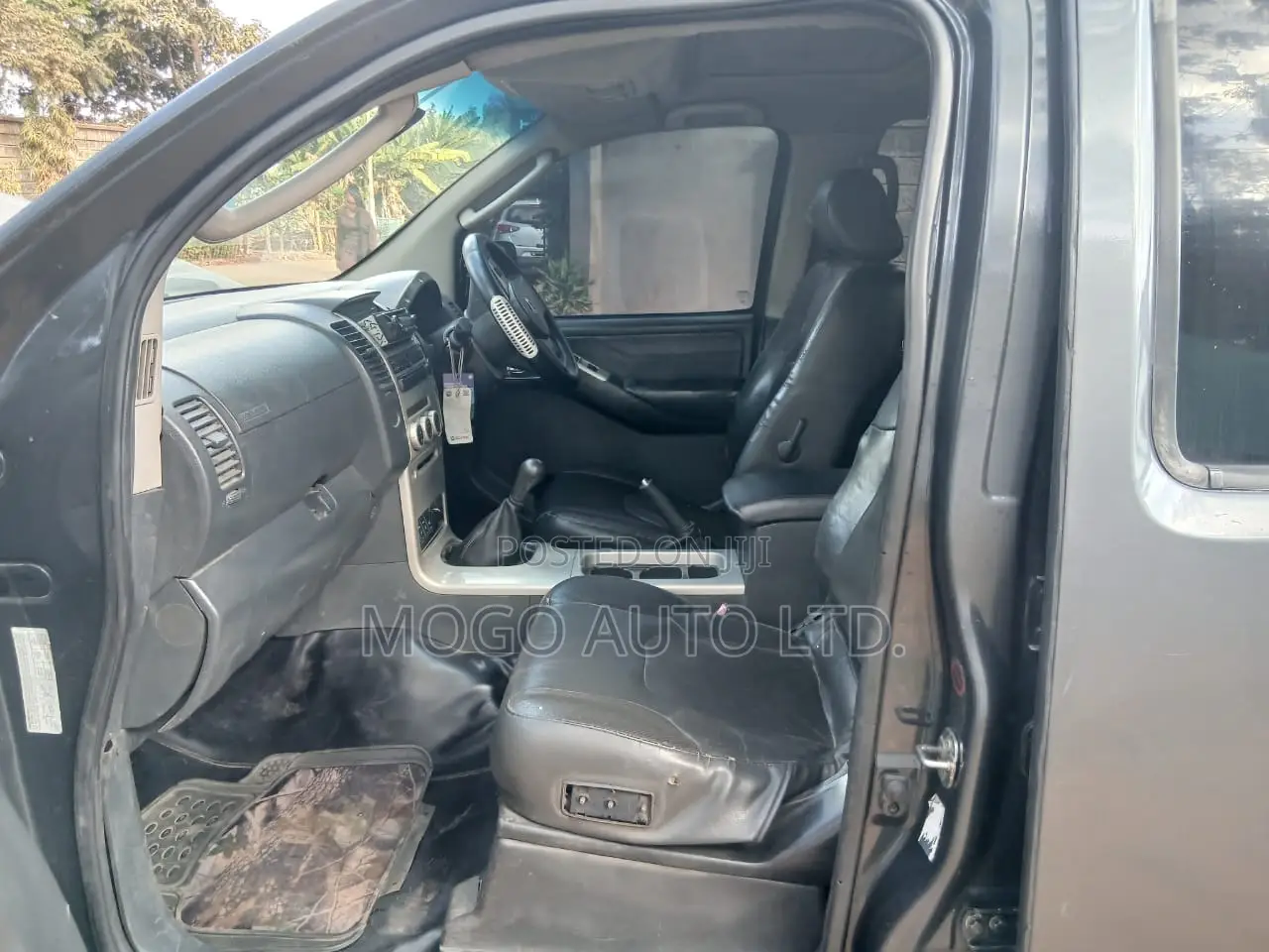 Nissan Navara 2007 Gray