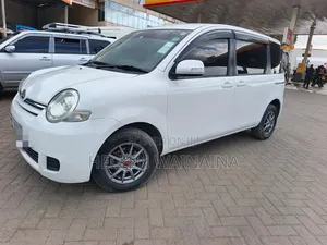 Toyota Sienta 2015 White