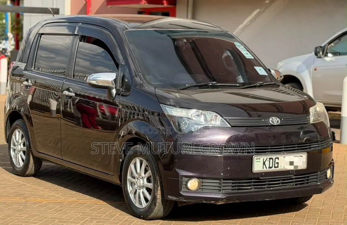 Toyota Spade 1.5 2014 Burgundy