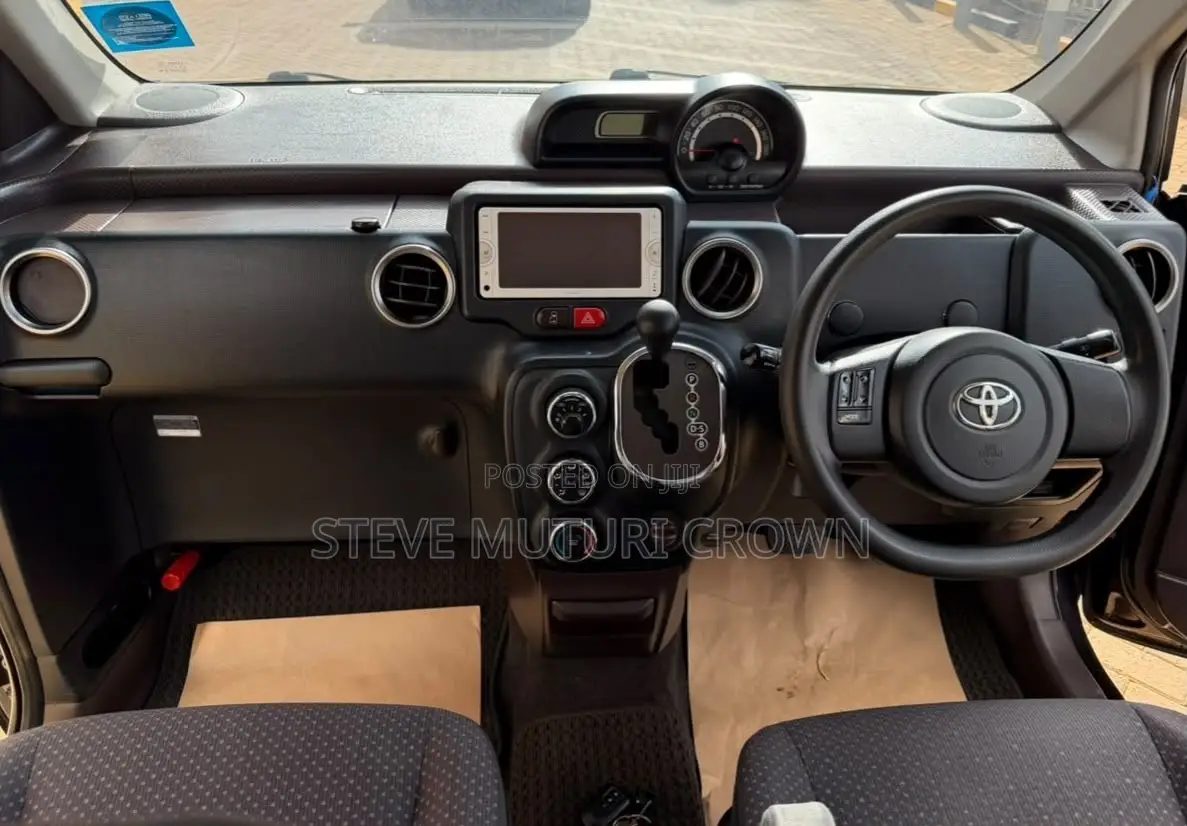 Toyota Spade 1.5 2014 Burgundy