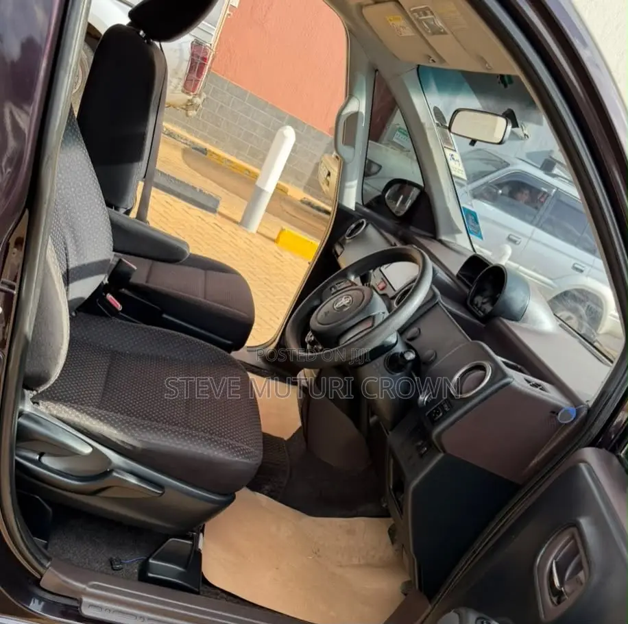 Toyota Spade 1.5 2014 Burgundy