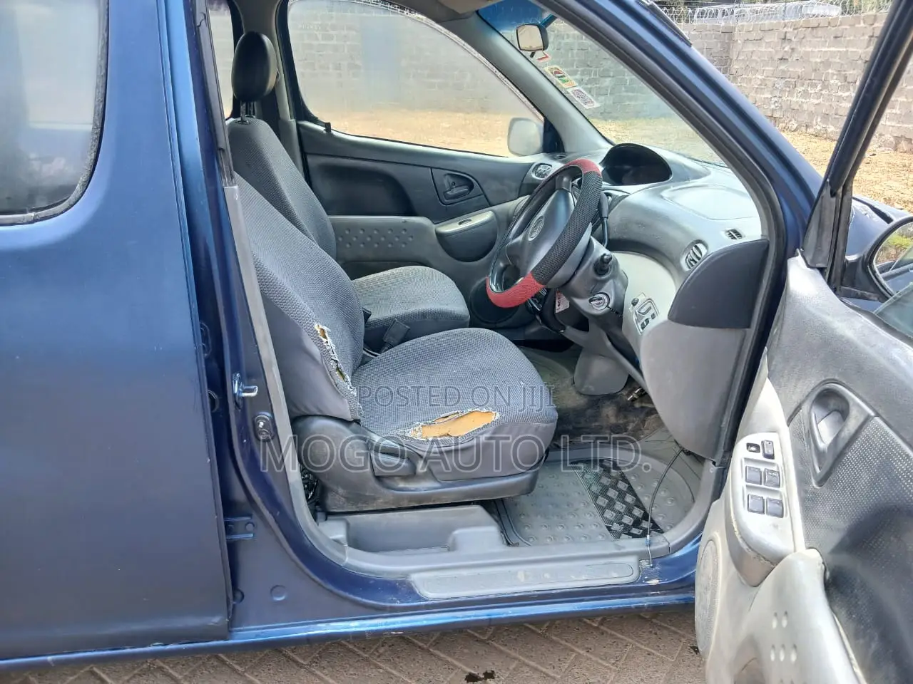 Toyota Fun Cargo 2002 Blue
