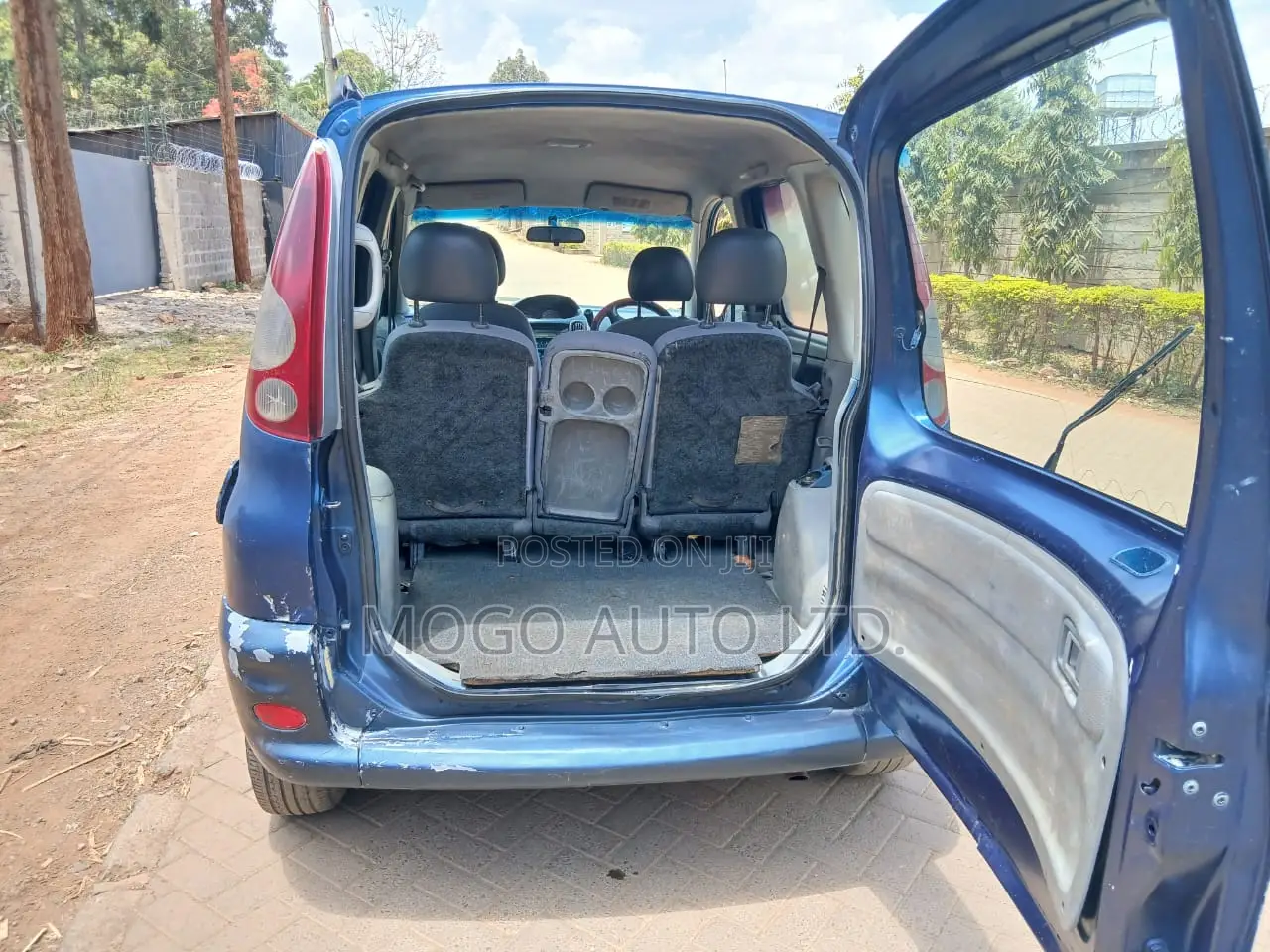 Toyota Fun Cargo 2002 Blue