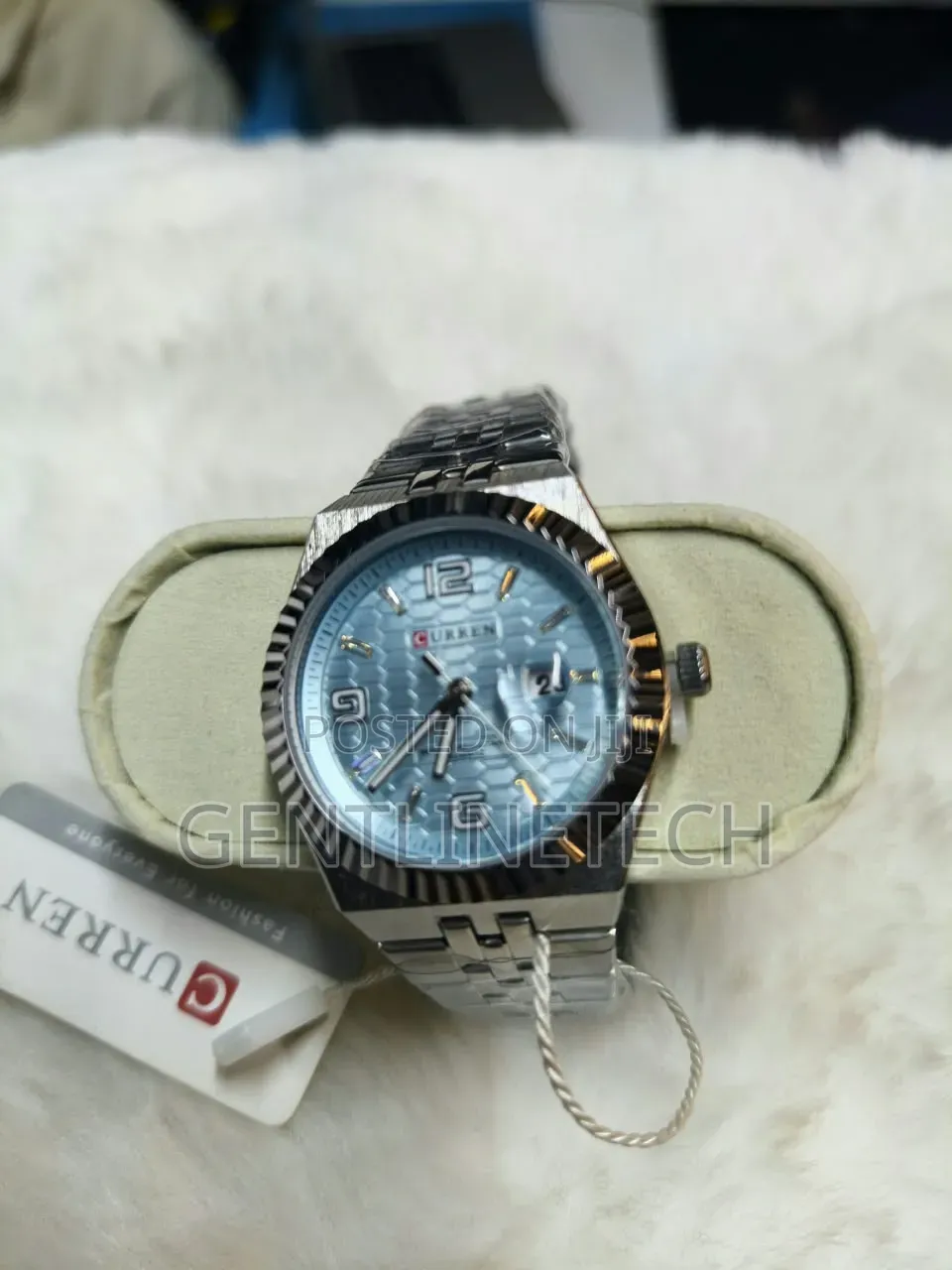 Curren 8498 Blue and Silver Wristwatch – KSh 3,000