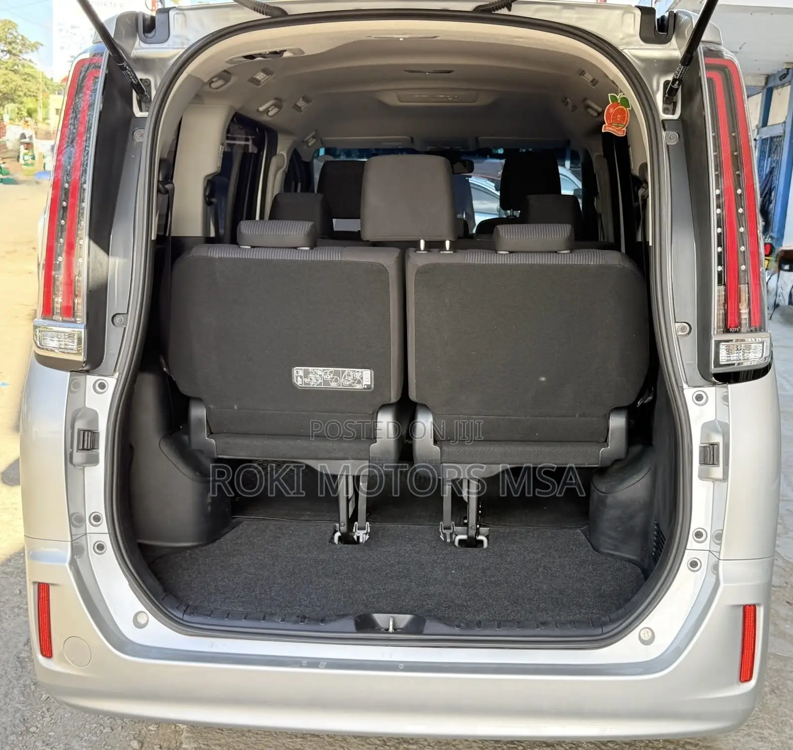 Toyota Noah 2019 Silver