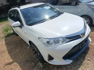 Toyota Corolla Fielder 1.5 Hybrid FWD 2020 Pearl
